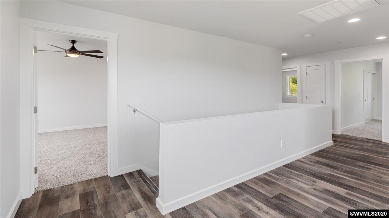 6301 Lakepointe Street Foster, OR 97345 - Photo 22 of 32