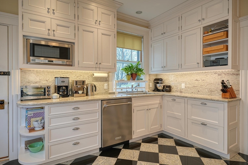 30 Walker Street Newton, MA 02460 - Photo 16 of 40