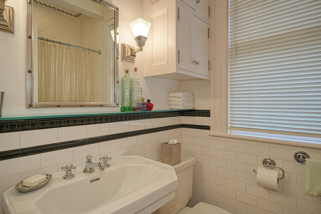 30 Walker Street Newton, MA 02460 - Photo 19 of 40