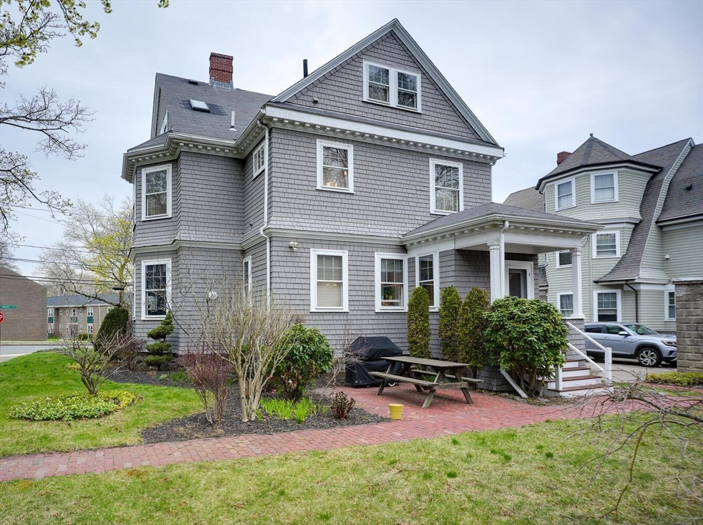 30 Walker Street Newton, MA 02460 - Photo 2 of 40