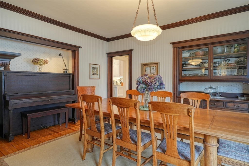30 Walker Street Newton, MA 02460 - Photo 10 of 40