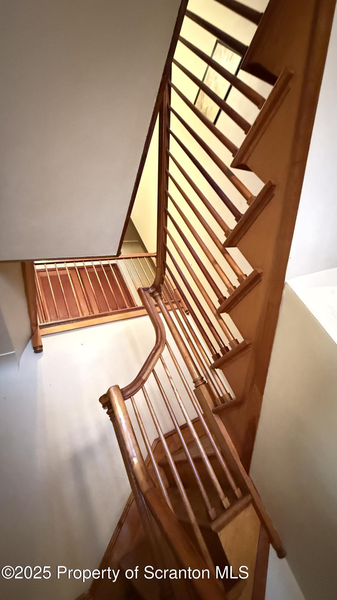 220 Hickory Ridge Road Carbondale, PA 18407 - Photo 11 of 51 a view of entryway