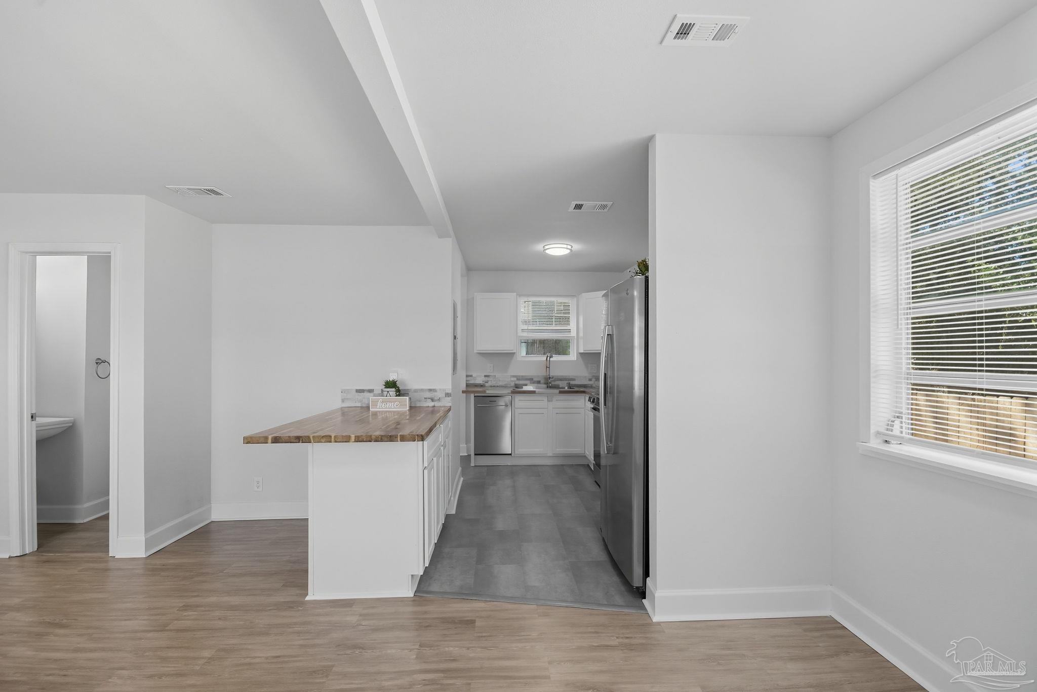 636 Elite Road Pensacola, FL 32507 - Photo 3 of 23