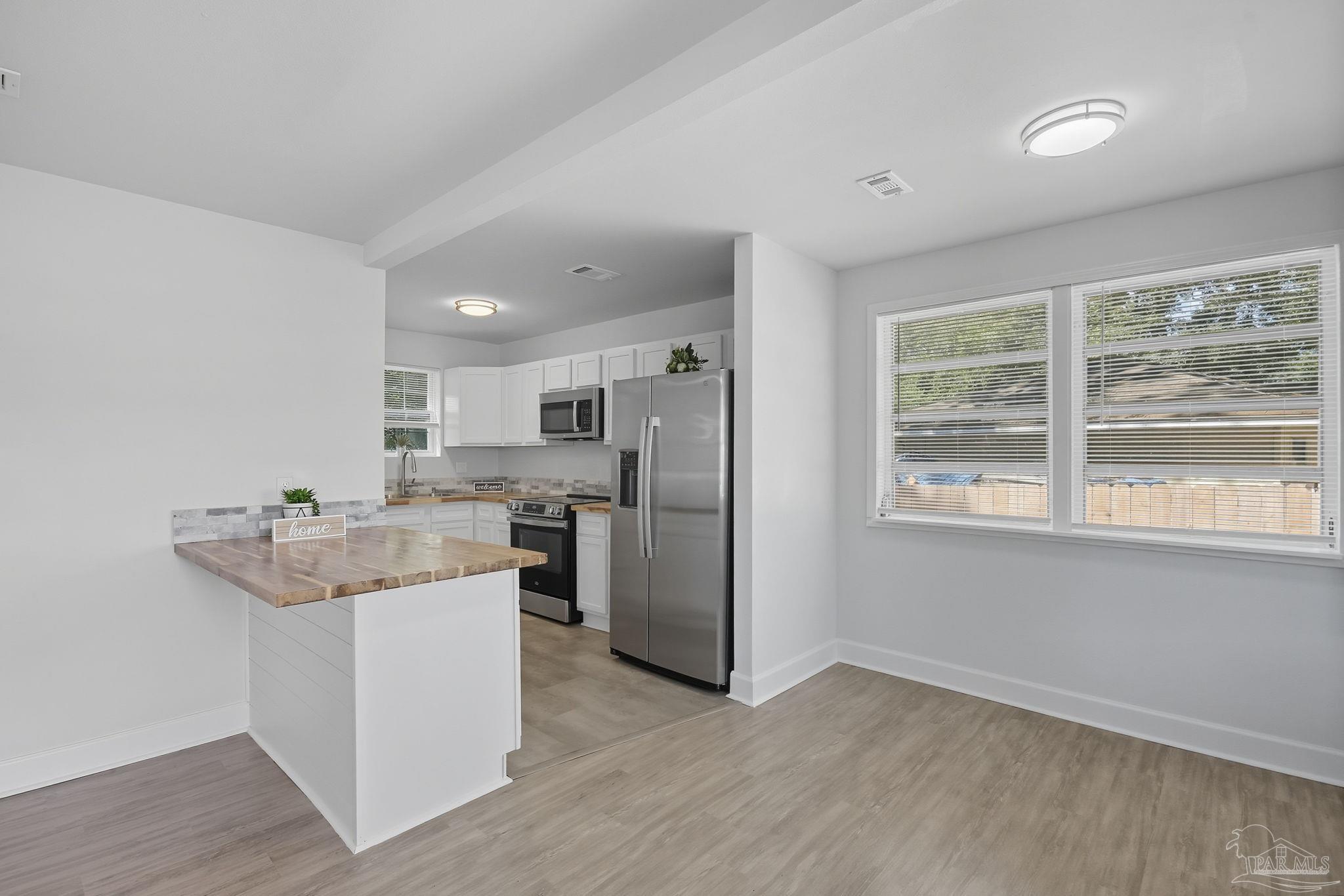 636 Elite Road Pensacola, FL 32507 - Photo 4 of 23