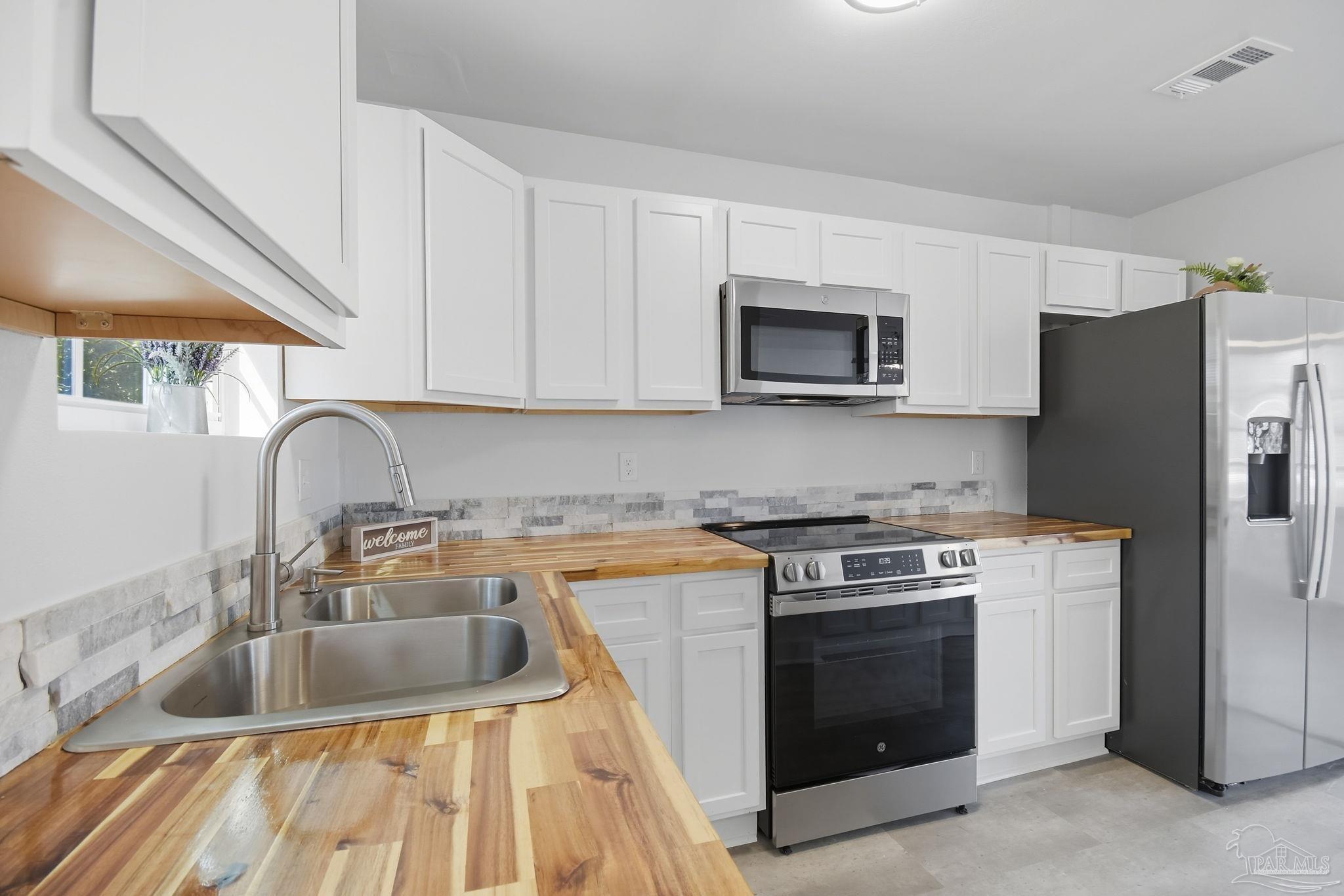 636 Elite Road Pensacola, FL 32507 - Photo 7 of 23