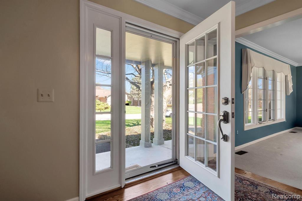 541 Augusta Drive Rochester Hills, MI 48309 - Photo 10 of 74