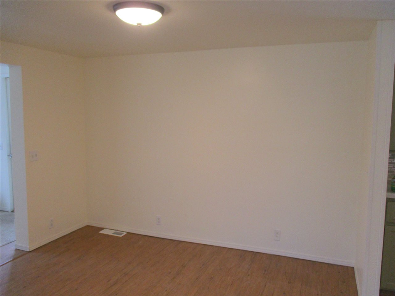 7544 South Durand Road Durand, MI 48429 - Photo 7 of 29 31310805-6.JPG