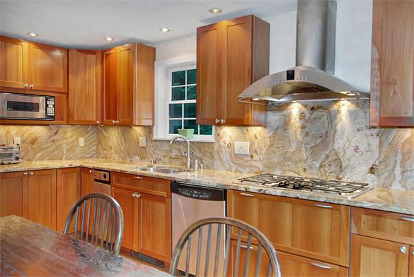 38 Grafton Road Upton, MA 01568 - Photo 2 of 29 Gallery Image 2
