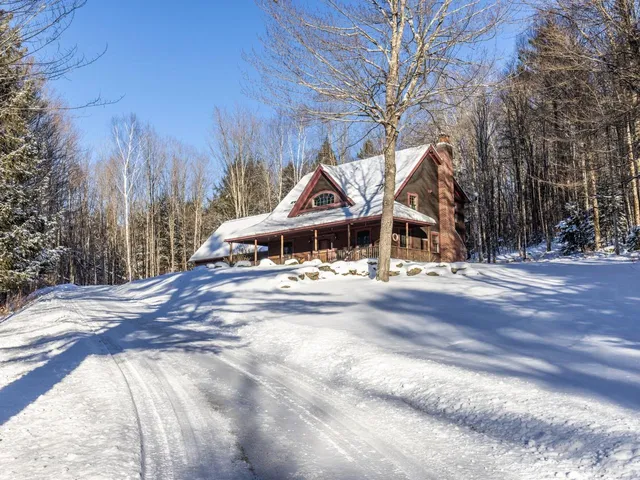 $899,000 | 89 Highland Drive, Huntington, VT 05462