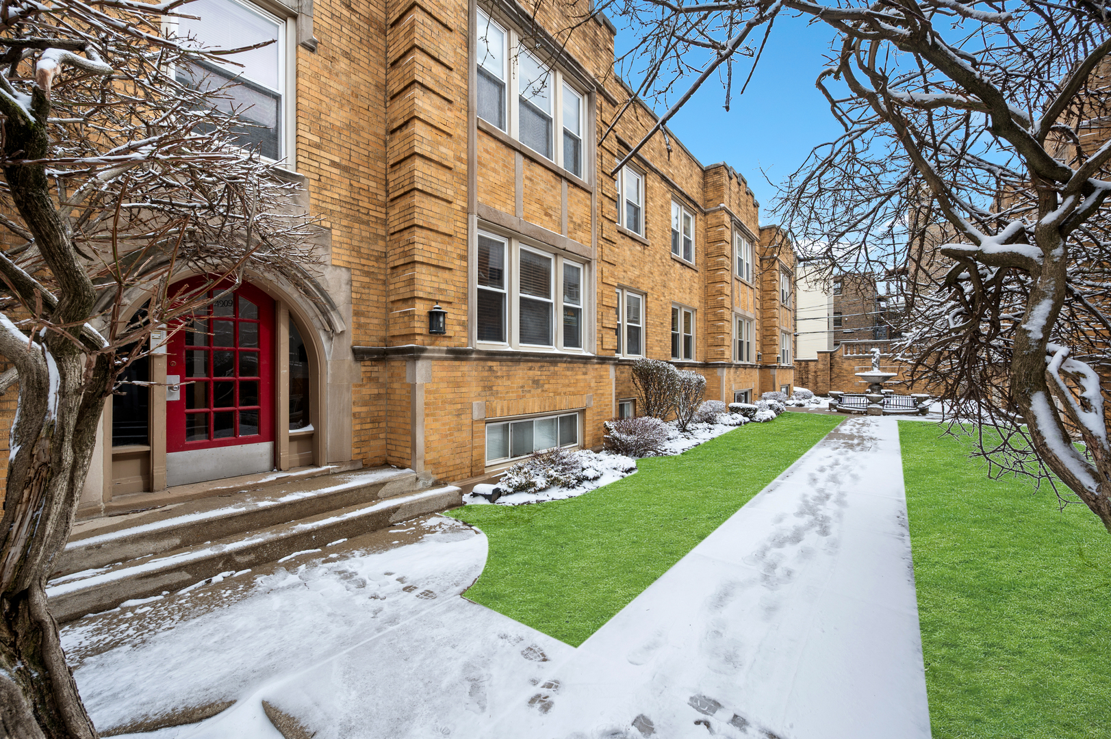 4209 North Keystone Avenue, Unit 2W Chicago, IL 60641 - Photo 3 of 19