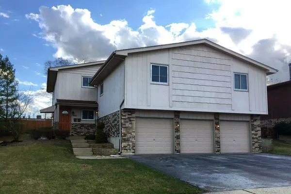 $1,750 | 687 Rosner Drive, Unit 687, Roselle, IL 60172