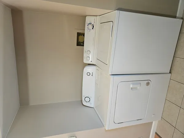 $1,750 | 687 Rosner Drive, Unit 687, Roselle, IL 60172
