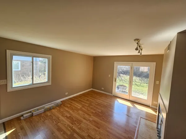 $1,750 | 687 Rosner Drive, Unit 687, Roselle, IL 60172