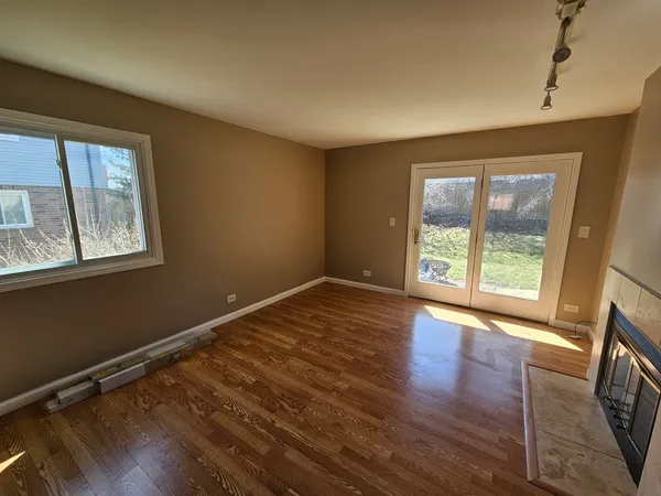 $1,750 | 687 Rosner Drive, Unit 687, Roselle, IL 60172