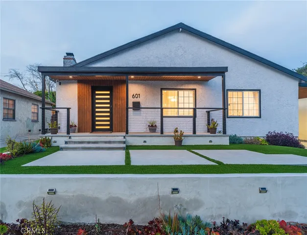 $1,199,000 | 601 West Hillsdale Street, Inglewood, CA 90302