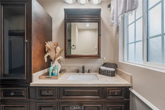 $1,199,000 | 601 West Hillsdale Street, Inglewood, CA 90302