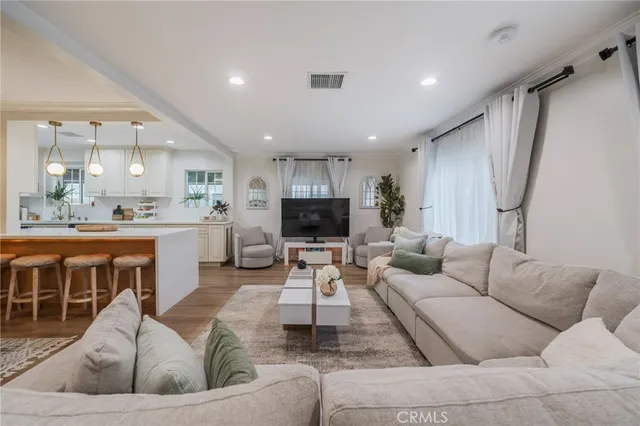 $1,199,000 | 601 West Hillsdale Street, Inglewood, CA 90302