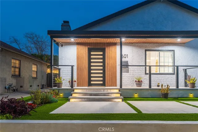 $1,199,000 | 601 West Hillsdale Street, Inglewood, CA 90302