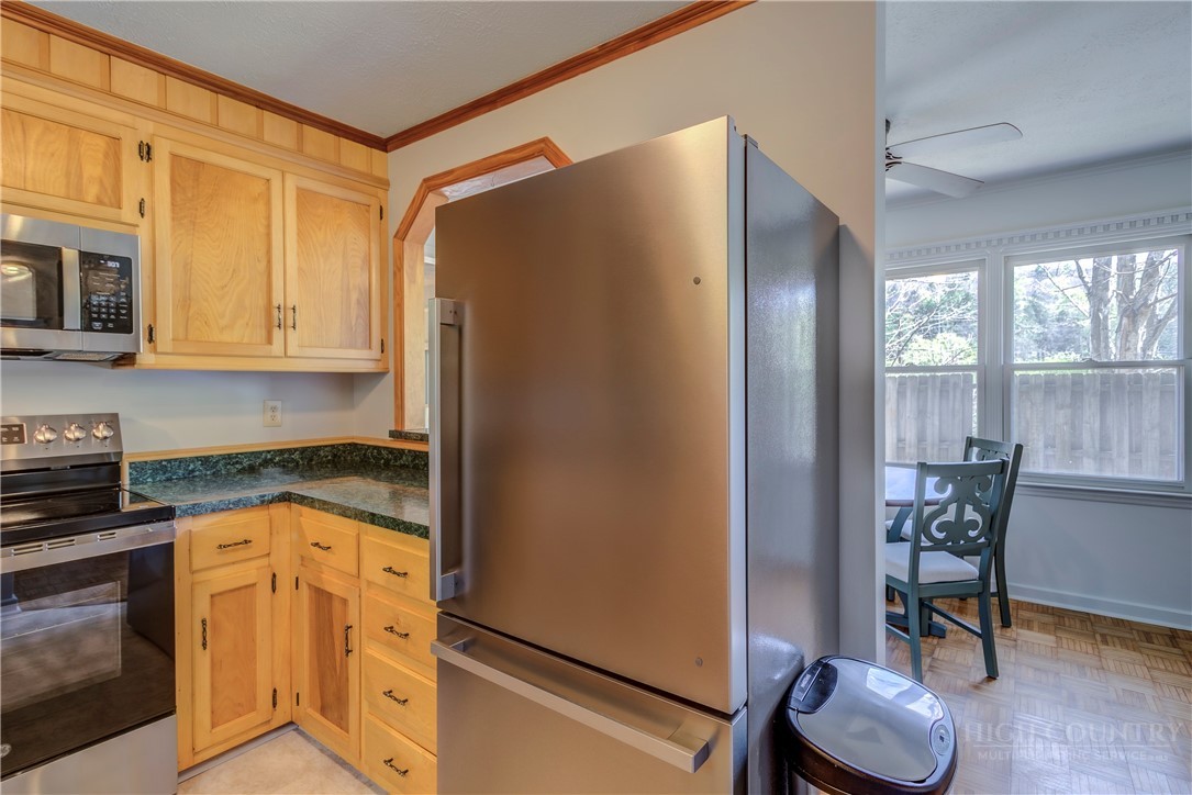 129 J L Norris Drive Boone, NC 28607 - Photo 10 of 35