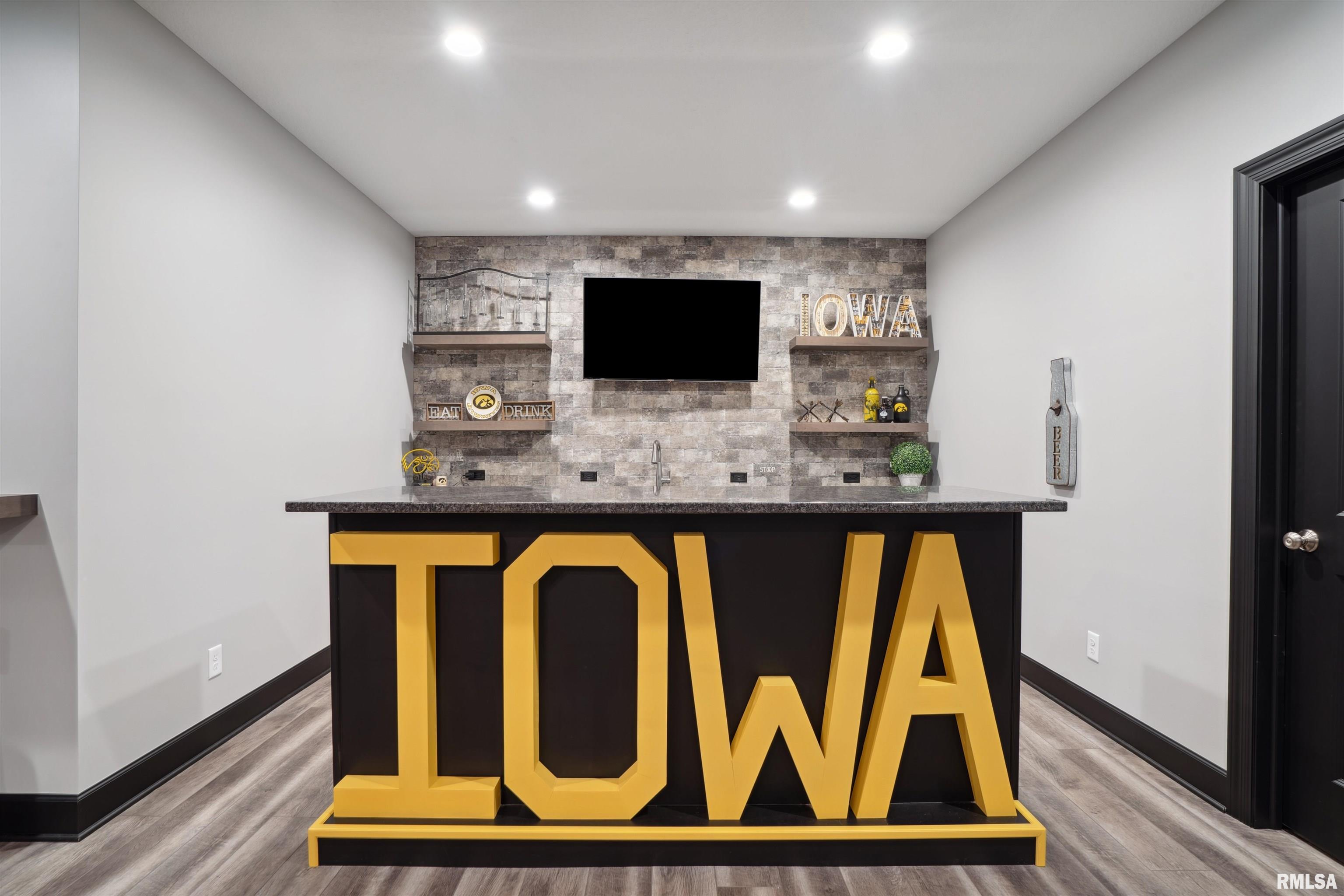5723 Judge Road Bettendorf, IA 52722 - Photo 35 of 60 Gallery Image 35