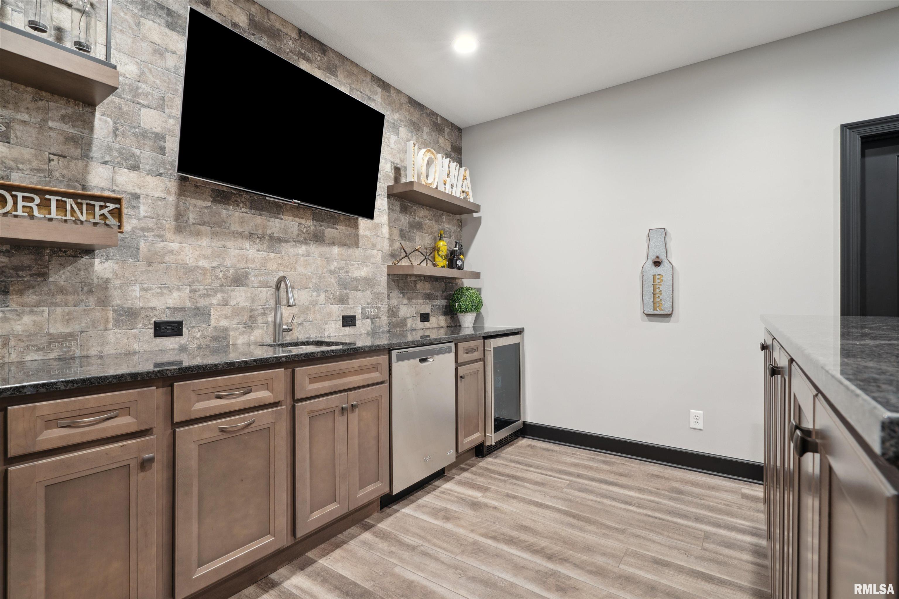 5723 Judge Road Bettendorf, IA 52722 - Photo 36 of 60 Gallery Image 36