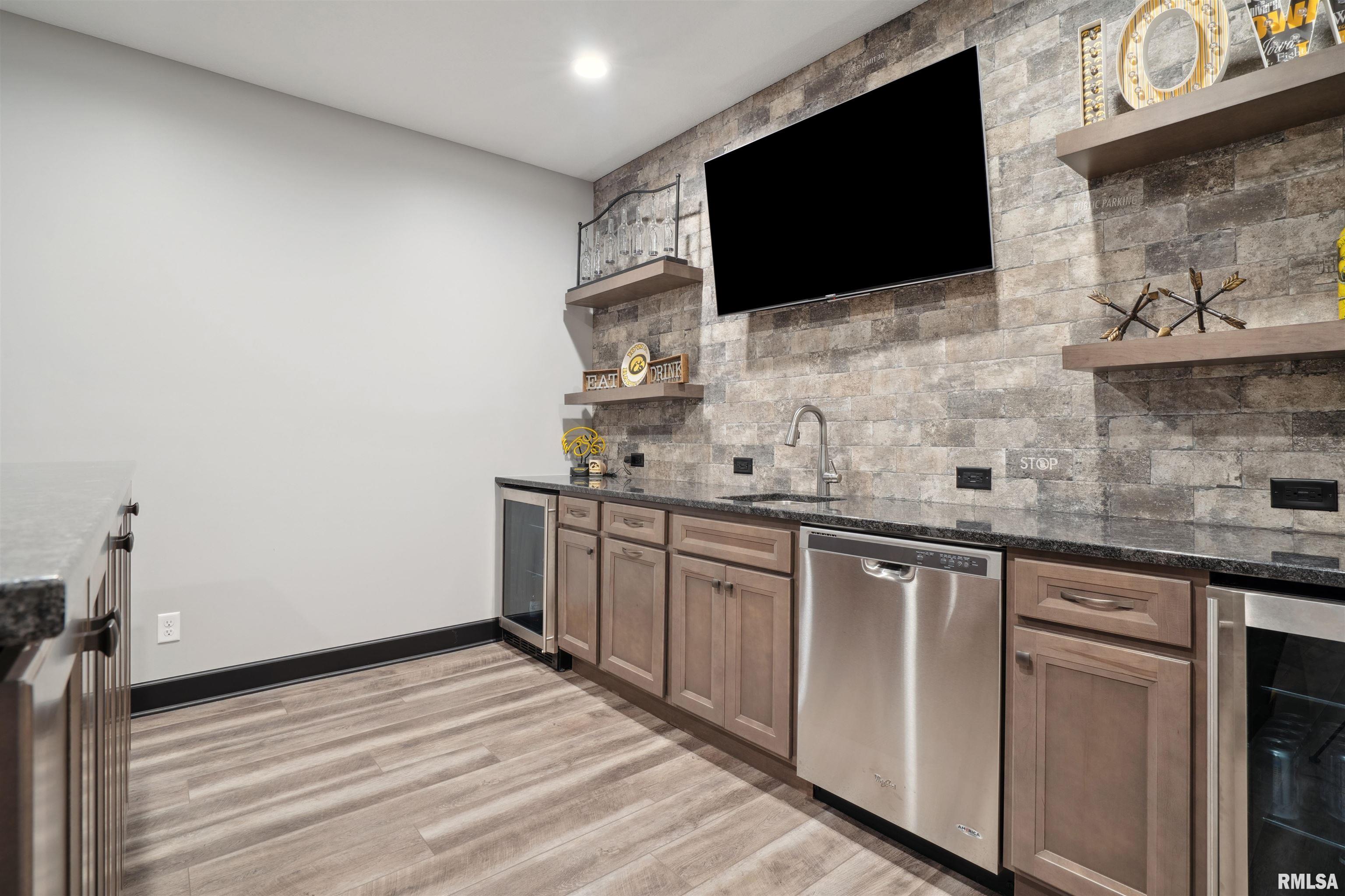 5723 Judge Road Bettendorf, IA 52722 - Photo 37 of 60 Gallery Image 37