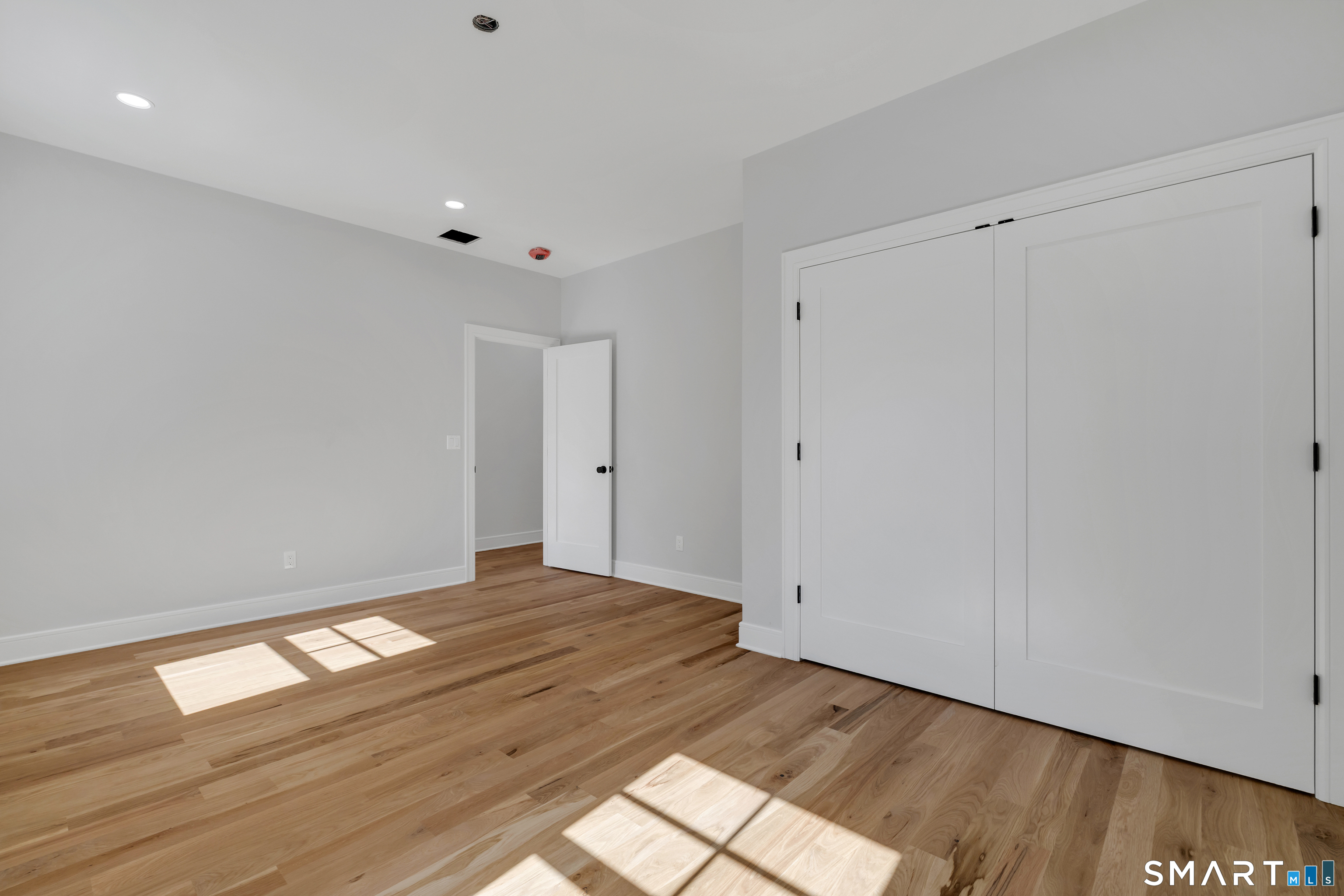 1054 Mill Plain Road Fairfield, CT 06824 - Photo 31 of 40 Gallery Image 31