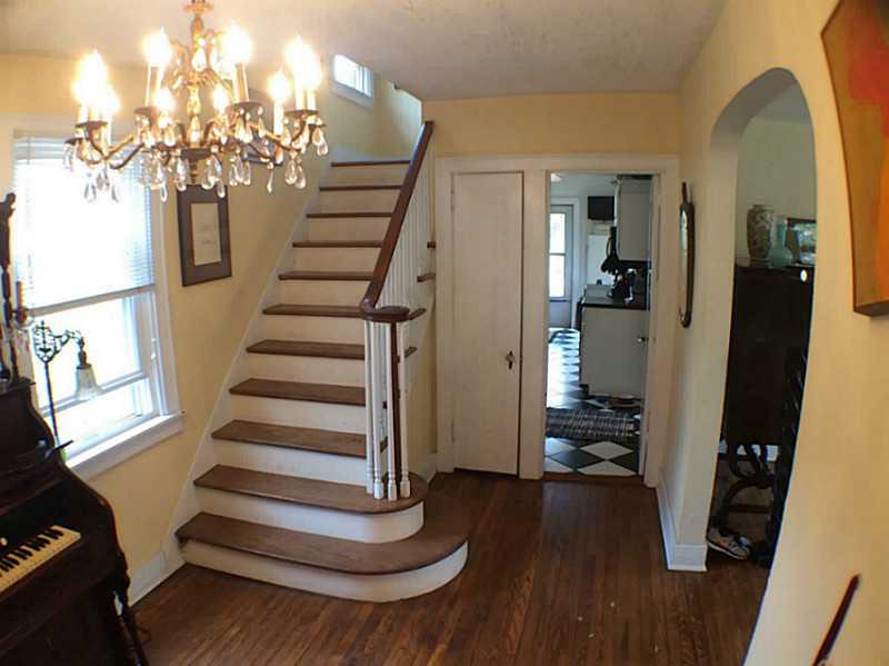 109 Braddock Road Forest Hills, PA 15221 - Photo 3 of 25 Entry/Foyer. Here is the foyer, this house has hardwood flooring in almost every room.