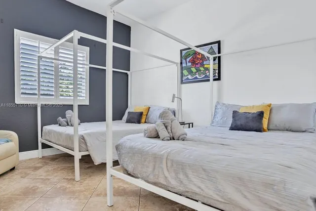 $15,000 | 205 North 31st Avenue, Unit 1, Hollywood, FL 33021