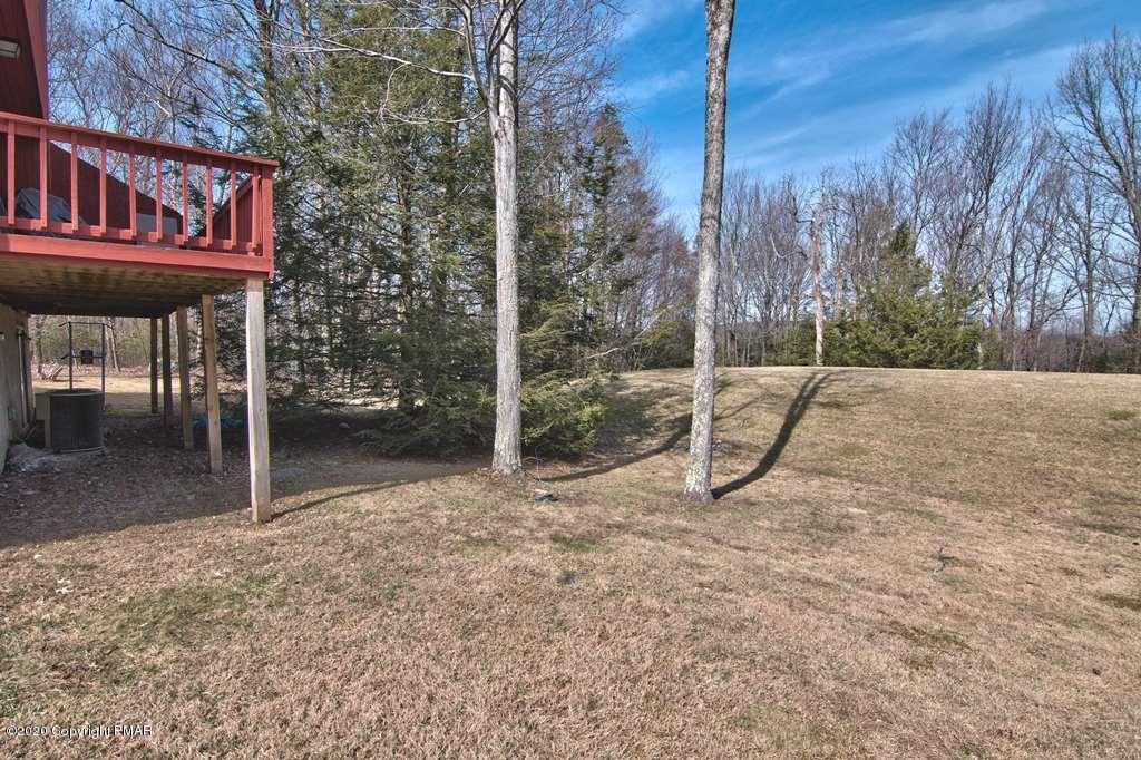 266 Image Drive Scotrun, PA 18355 - Photo 5 of 23 backyard