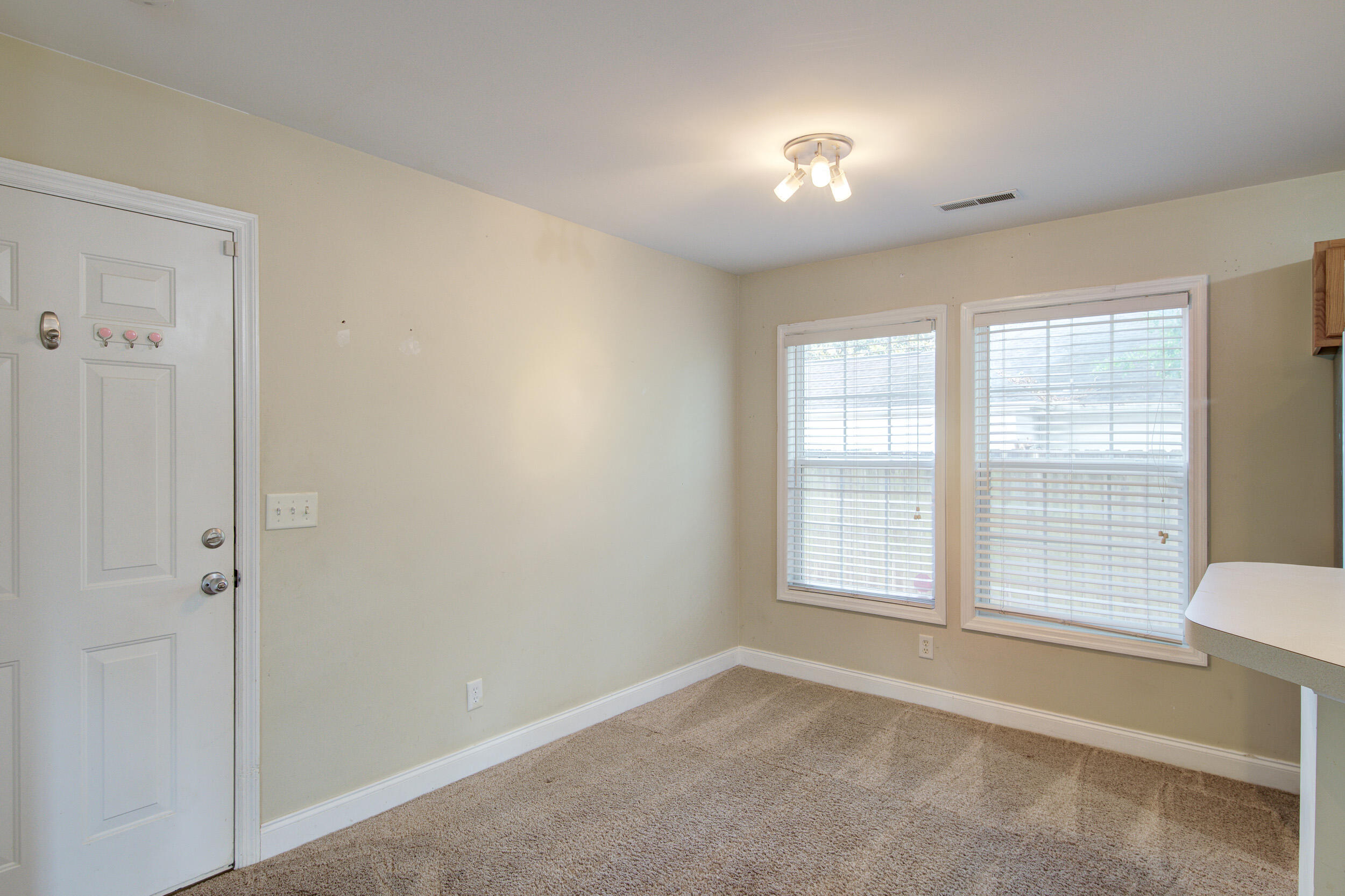715 Oxford Road Ladson, SC 29456 - Photo 8 of 45
