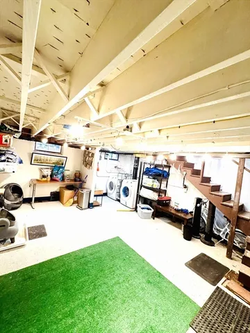 a view of a parking space