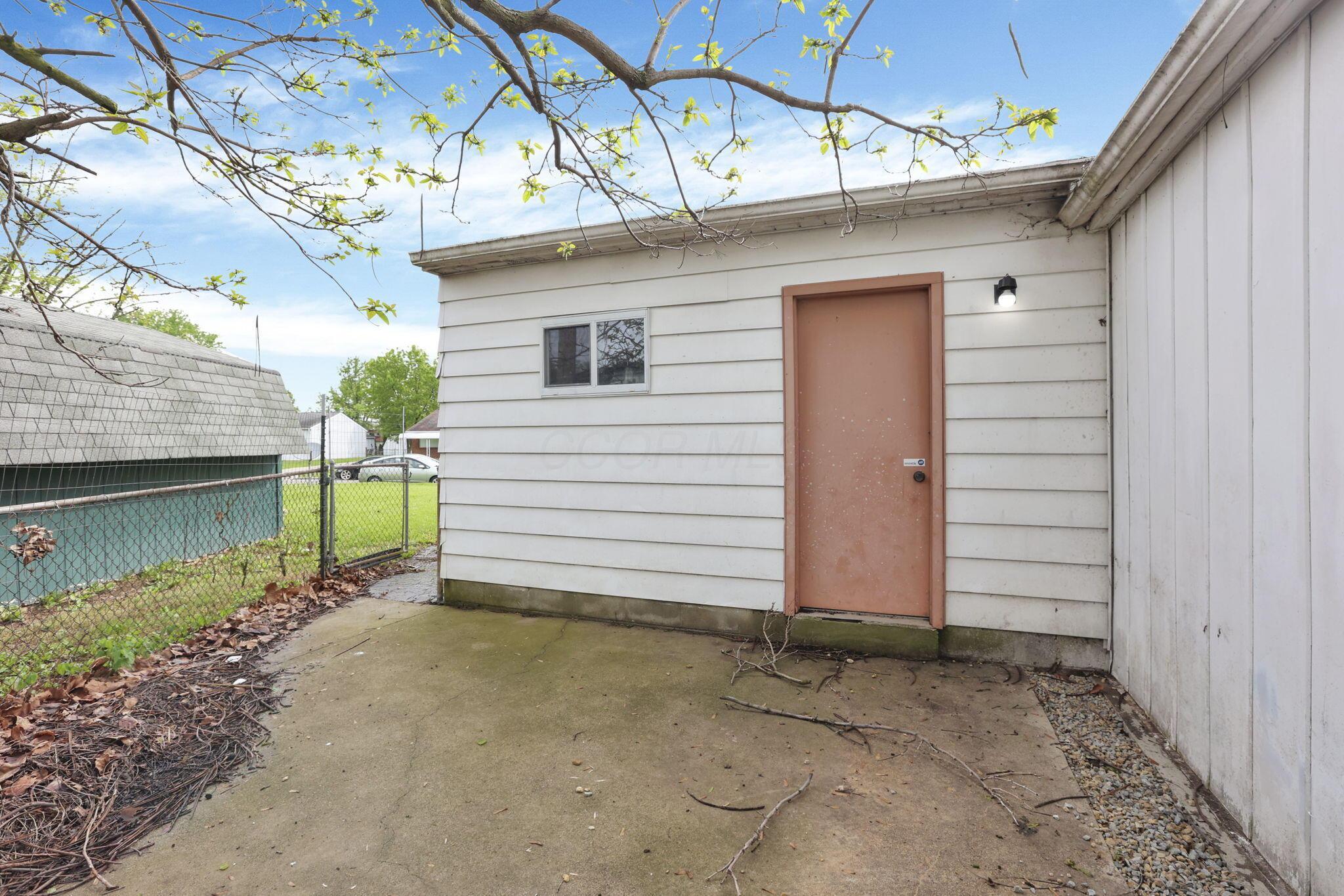 315 Redmond Road Columbus, OH 43228 - Photo 43 of 49 43-web-or-mls-G02A7685