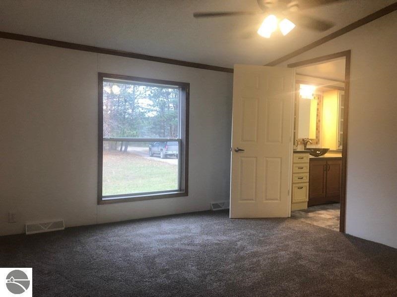 6213 West 8 Road Mesick, MI 49668 - Photo 11 of 17 1910914-10.JPG