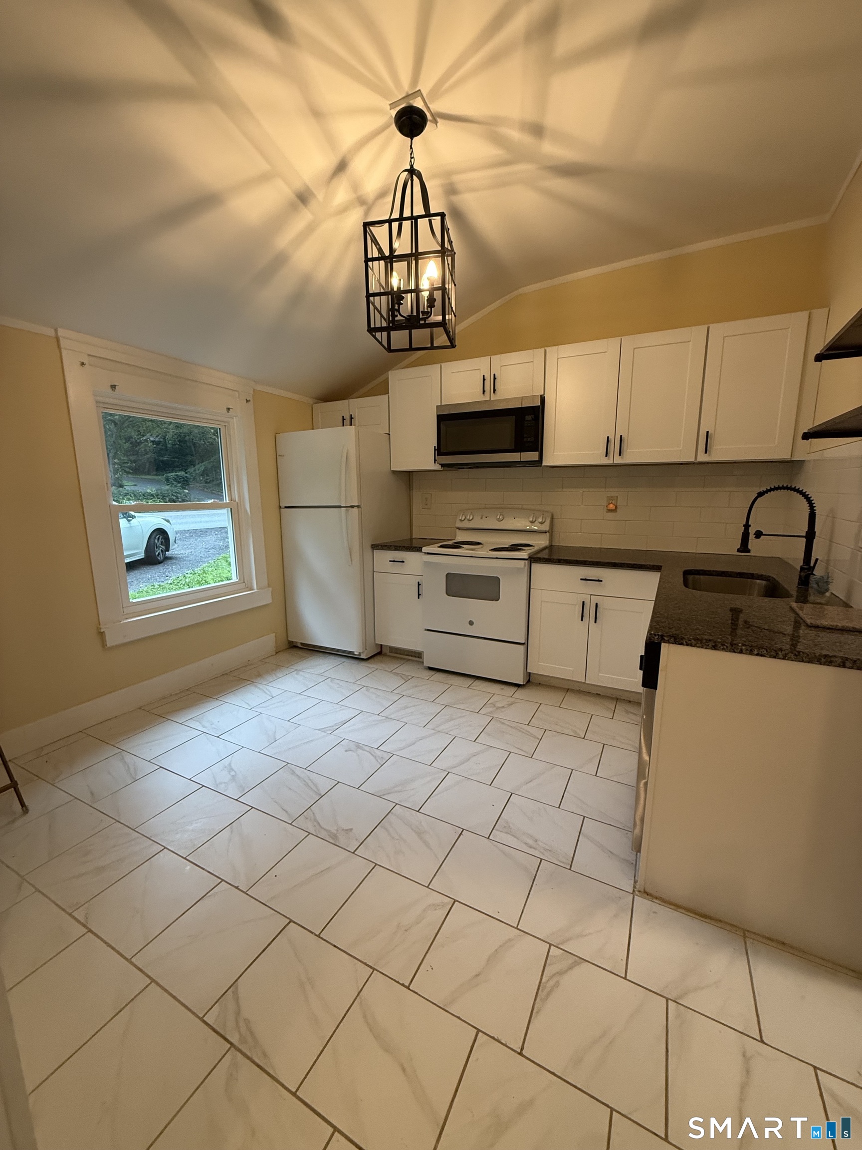 205 Mountain Road Wilton, CT 06897 - Photo 6 of 22