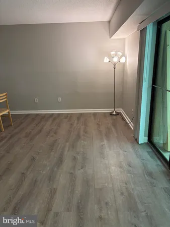 $2,000 | 11645 Stoneview Square, Unit 1B, Reston, VA 20191