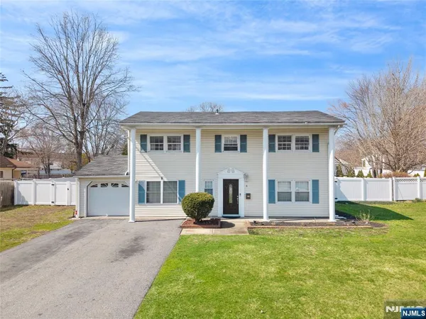 $799,999 | 8 Curtis Drive, Lincoln Park, NJ 07035