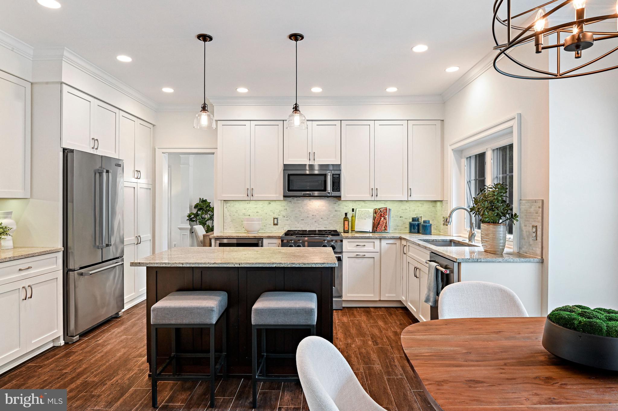 9733 Hidden Valley Road Vienna, VA 22181 - Photo 21 of 70