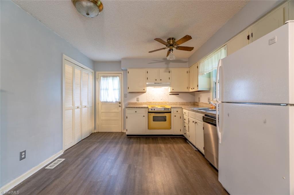 607 Brightsfield Court Rural Hall, NC 27045 - Photo 11 of 31 Gallery Image 11