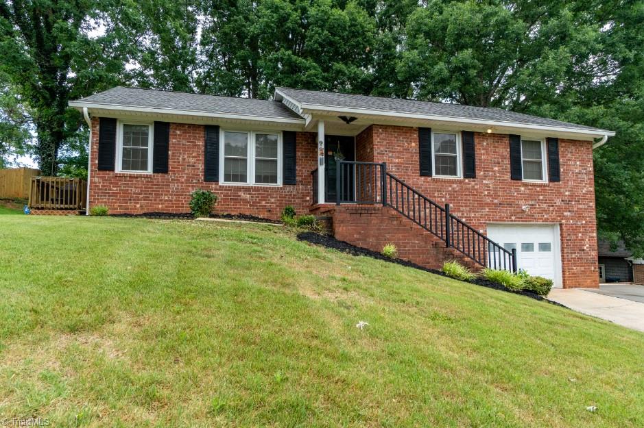 607 Brightsfield Court Rural Hall, NC 27045 - Photo 3 of 31 Gallery Image 3