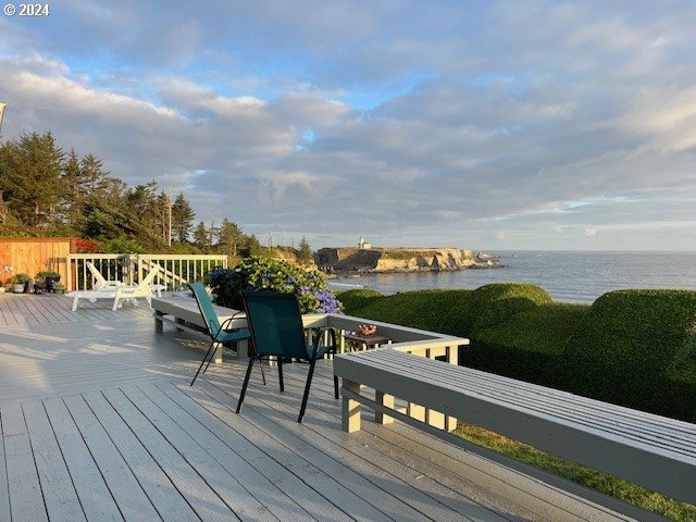 89181 Lighthouse Way Coos Bay, OR 97420 - Photo 7 of 47