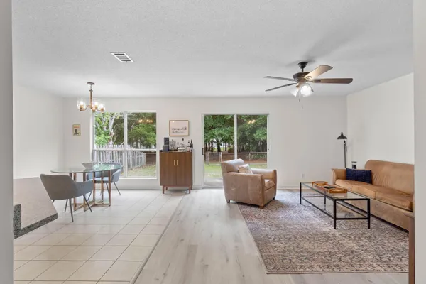$390,000 | 9 5th Avenue, Shalimar, FL 32579