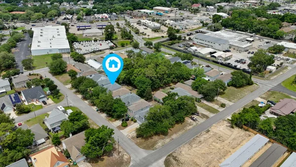 $390,000 | 9 5th Avenue, Shalimar, FL 32579