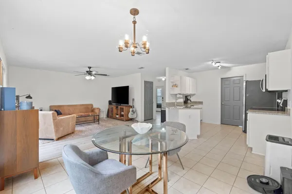 $390,000 | 9 5th Avenue, Shalimar, FL 32579