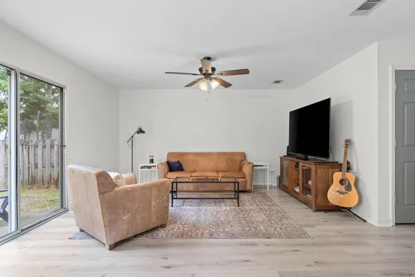 $390,000 | 9 5th Avenue, Shalimar, FL 32579