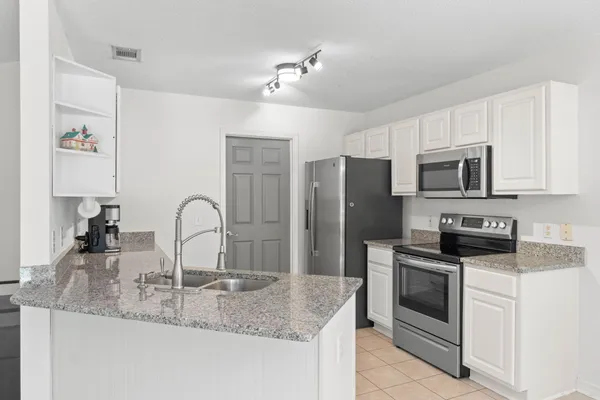 $390,000 | 9 5th Avenue, Shalimar, FL 32579