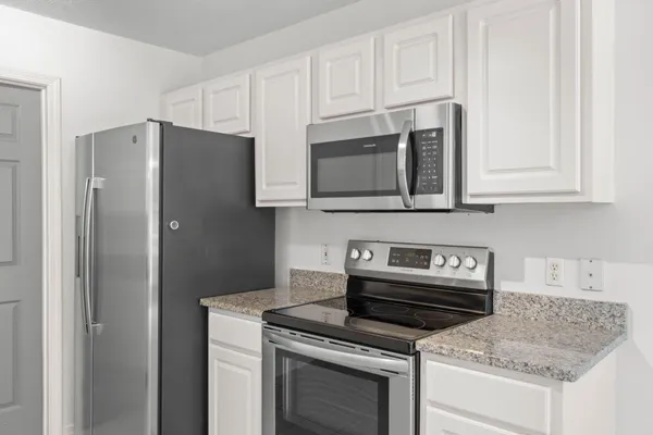 $390,000 | 9 5th Avenue, Shalimar, FL 32579