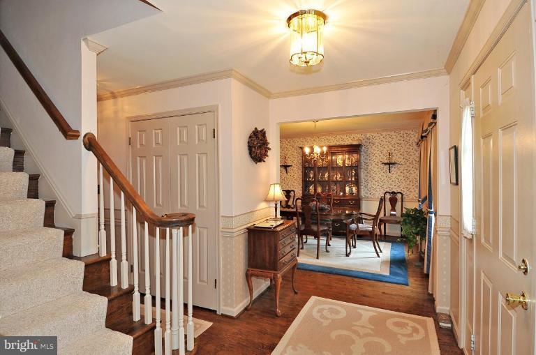 3673 Meadowvale Road Ellicott City, MD 21042 - Photo 5 of 15 Entrance / Foyer