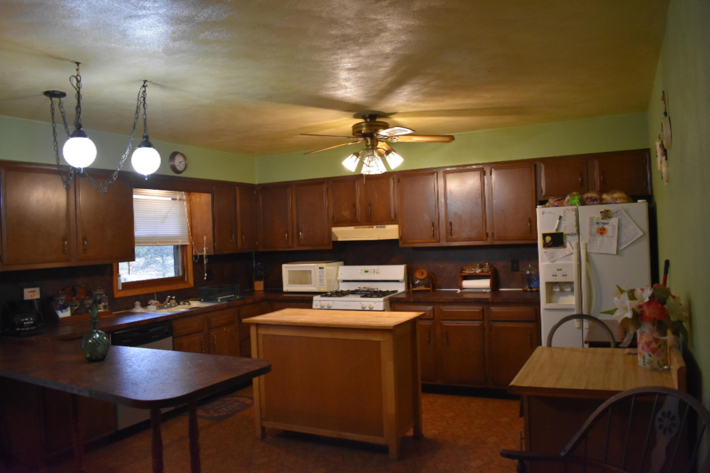 69708 Leet Road Niles, MI 49120 - Photo 6 of 12 Kitchen 1!