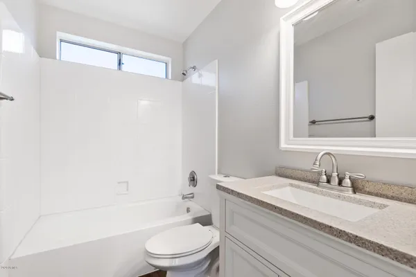 $1,800 | 1120 North Val Vista Drive, Unit 118, Gilbert, AZ 85234